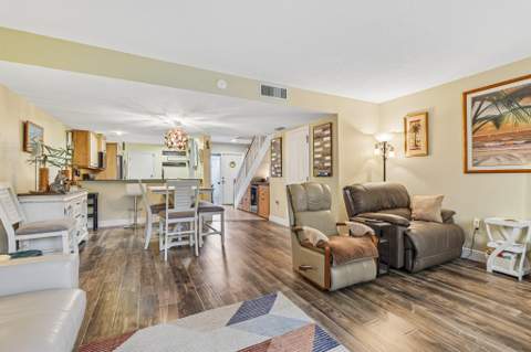 1330 NW 123rd Avenue, Pembroke Pines FL - photo 9 of 50
