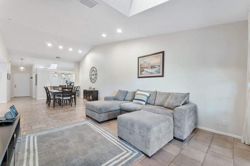 3 bedroom Villa at 5861 Sunswept Lane #B, Palm Chase Lakes Condo, Boynton Beach — photo 4