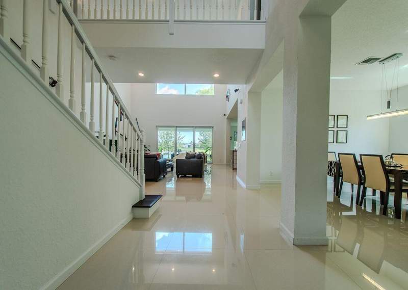 5 bedroom Single Family Residence at 163 Bella Vista Way, Bella Terra Pud 1, Royal Palm Beach — photo 3