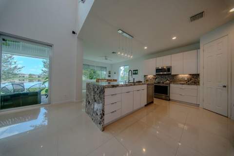 163 Bella Vista Way, Royal Palm Beach FL - photo 8 of 39