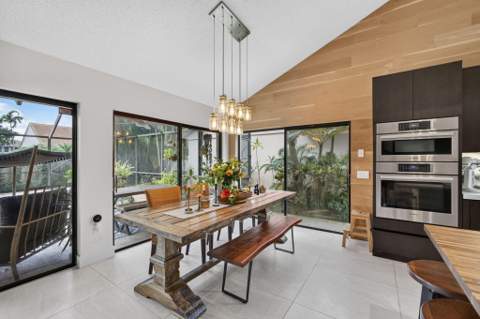 2613 Mohawk Circle, West Palm Beach FL - photo 7 of 75