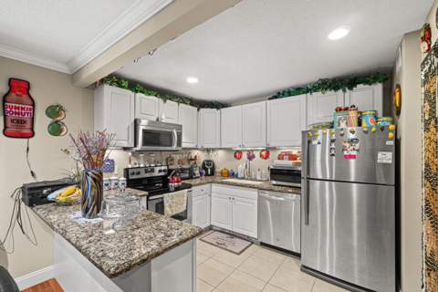 526 Shady Pine Way #D2, Greenacres FL - photo 7 of 20