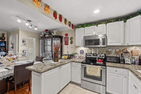 526 Shady Pine Way #D2, Greenacres FL - photo 9 of 20