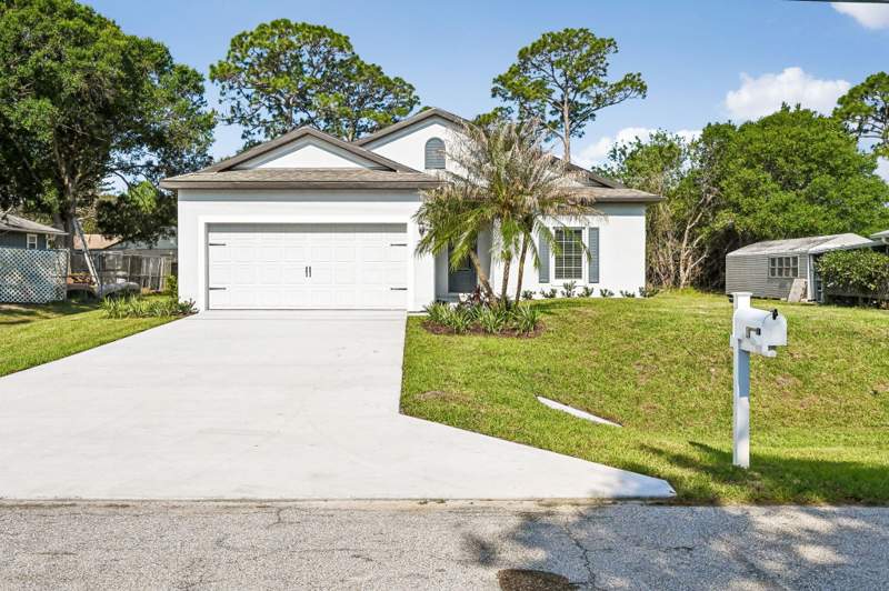 3 bedroom Single Family Residence at 5901 Raintree Trail, INDIAN RIVER ESTATES UNIT 9, Fort Pierce — photo 4