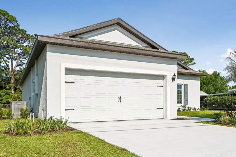 3 bedroom Single Family Residence at 5901 Raintree Trail, INDIAN RIVER ESTATES UNIT 9, Fort Pierce — photo 2