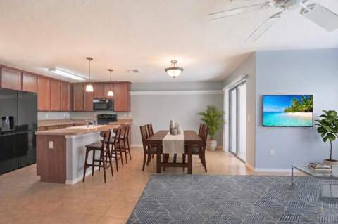 5064 NW Coventry Circle, Port St. Lucie FL - photo 11 of 37