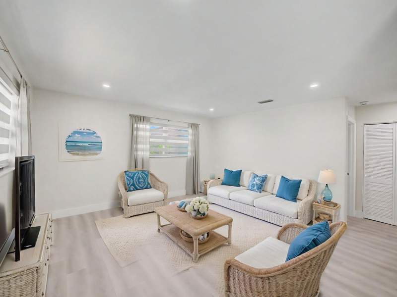 3 bedroom Single Family Residence at 9298 Birmingham Drive, Palm Beach Square Unit 1, Palm Beach Gardens — photo 4