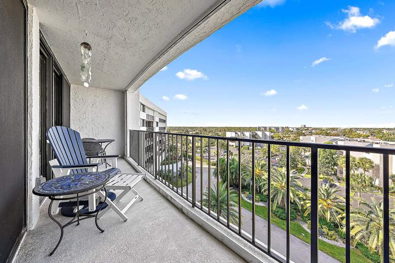 2 bedroom Condominium at 1300 S Highway A1a #523, Oceancrest Condo Apts, Jupiter — photo 4