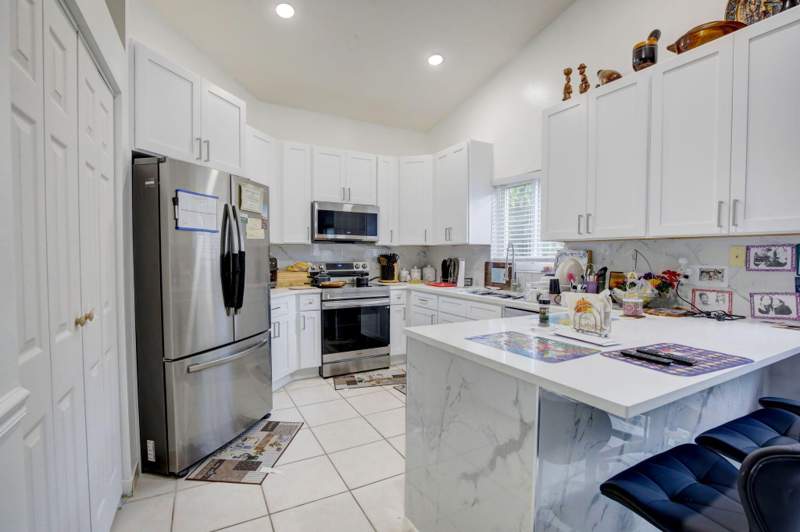 3 bedroom Single Family Residence at 10245 SW 16th Court, Genesis At The Landings, Pembroke Pines — photo 4