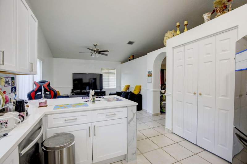 3 bedroom Single Family Residence at 10245 SW 16th Court, Genesis At The Landings, Pembroke Pines — photo 5