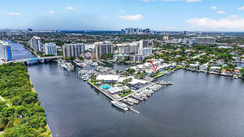 2 bedroom Stock Cooperative at 2727 Yacht Club Boulevard #1b, Sunrise Bay Club Co-Op, Fort Lauderdale — photo 2