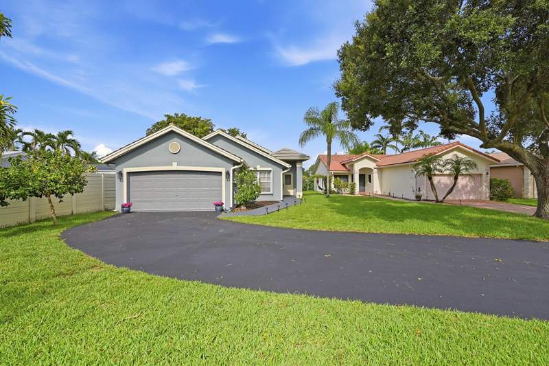 4 bedroom Single Family Residence at 12445 SW 7th Place, Arboretum, Davie — photo 2