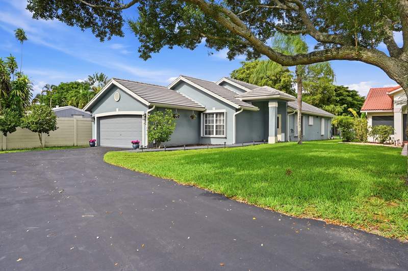 4 bedroom Single Family Residence at 12445 SW 7th Place, Arboretum, Davie — photo 3