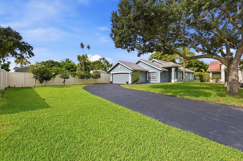 4 bedroom Single Family Residence at 12445 SW 7th Place, Arboretum, Davie — photo 5