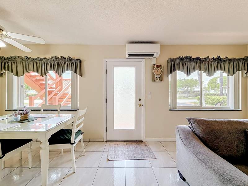 2 bedroom Stock Cooperative at 1050 SW 11th Street #L2, Rolen Lake Gardens, Hallandale Beach — photo 4