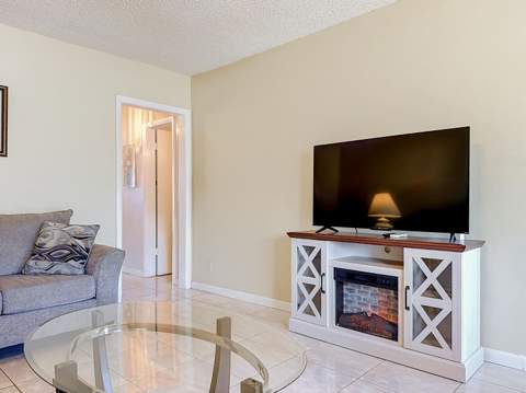 1050 SW 11th Street #L2, Hallandale Beach FL - photo 7 of 19
