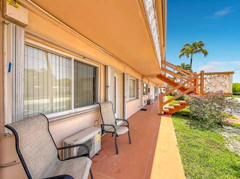 1050 SW 11th Street #L2, Hallandale Beach FL - photo 17 of 19