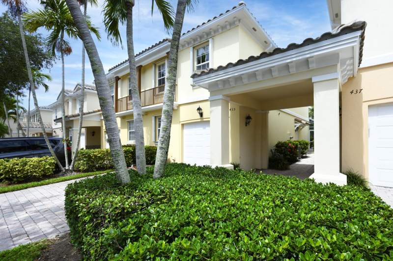 3 bedroom Townhouse at 435 Capistrano Drive, Catalina Lakes, Palm Beach Gardens — photo 2