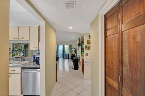 5201 W Club Circle #103, Boca Raton FL - photo 22 of 41