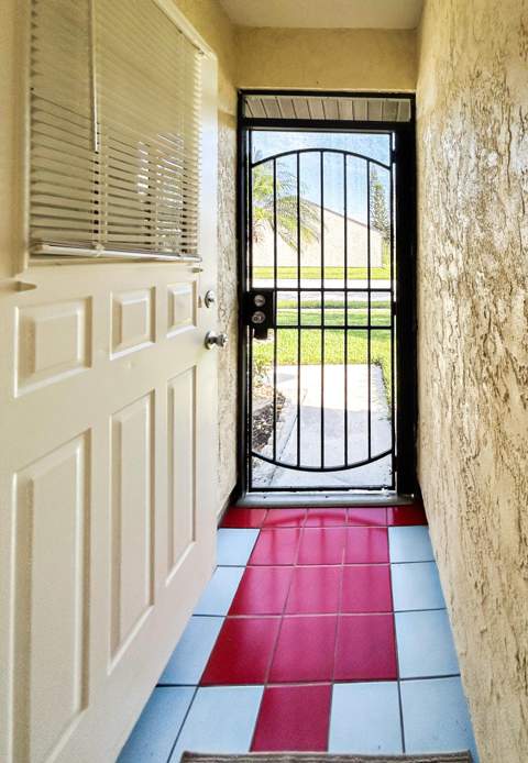 2241 SE Barrington Street, Port St. Lucie FL - photo 10 of 32