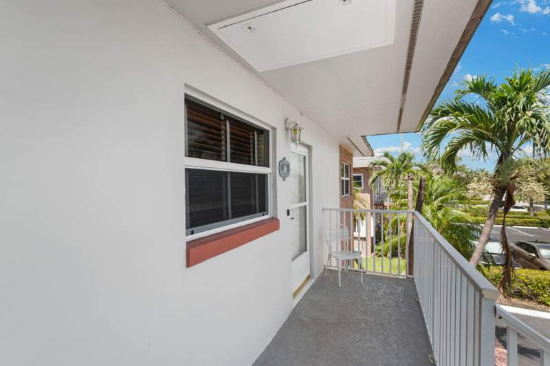 2 bedroom Condominium at 1153 Bayshore Drive #205, Colonnades Condominium No 5, Fort Pierce — photo 3