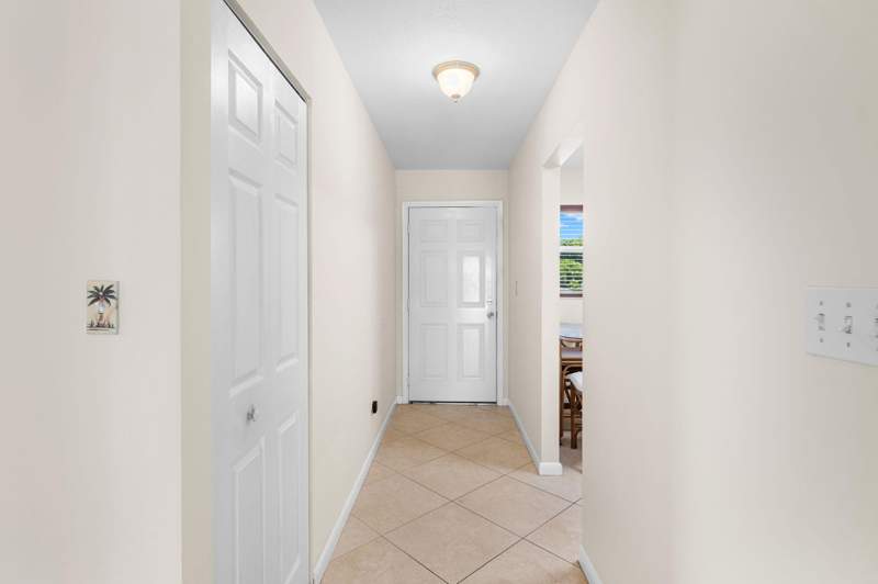 2 bedroom Condominium at 1153 Bayshore Drive #205, Colonnades Condominium No 5, Fort Pierce — photo 4