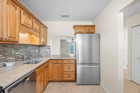 1153 Bayshore Drive #205, Fort Pierce FL - photo 6 of 20