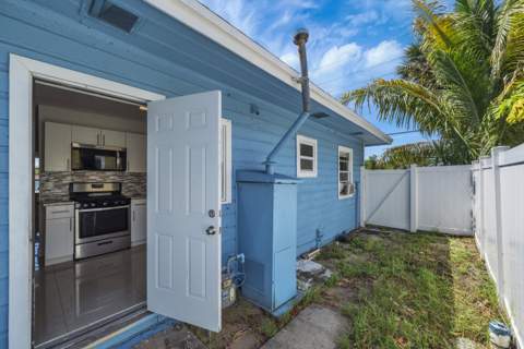5409 Western Avenue, West Palm Beach FL - photo 20 of 55