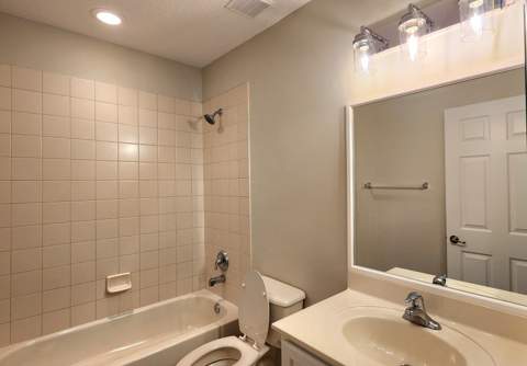 2124 Oakmont Drive, Riviera Beach FL - photo 19 of 25