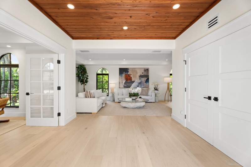 4 bedroom Single Family Residence at 257 E Lakewood Road, Lakewood West Palm Beach, West Palm Beach — photo 5