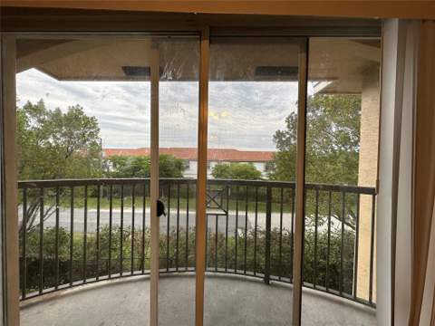 4199 N Haverhill Road #113, West Palm Beach FL - photo 6 of 33