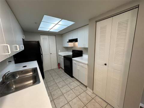 4199 N Haverhill Road #113, West Palm Beach FL - photo 8 of 33