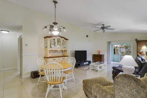5373 Gene Circle, West Palm Beach FL - photo 9 of 23