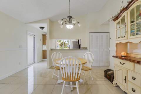 5373 Gene Circle, West Palm Beach FL - photo 10 of 23