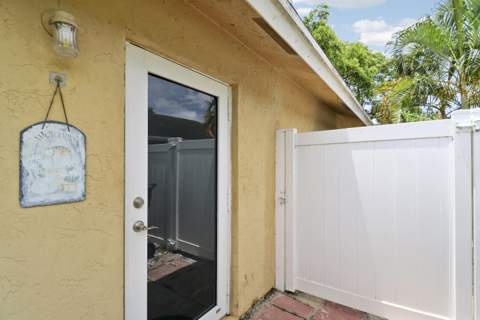 5373 Gene Circle, West Palm Beach FL - photo 22 of 23