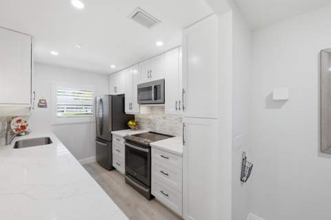 957 Circle Drive #D, Delray Beach FL - photo 10 of 36