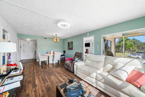 5540 Tamberlane Circle #221, Palm Beach Gardens FL - photo 11 of 21