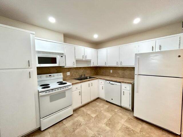 2 bedroom Condominium at 6061 N Falls Cir Drive #402, Falls of Inverrary , Lauderhill — photo 3