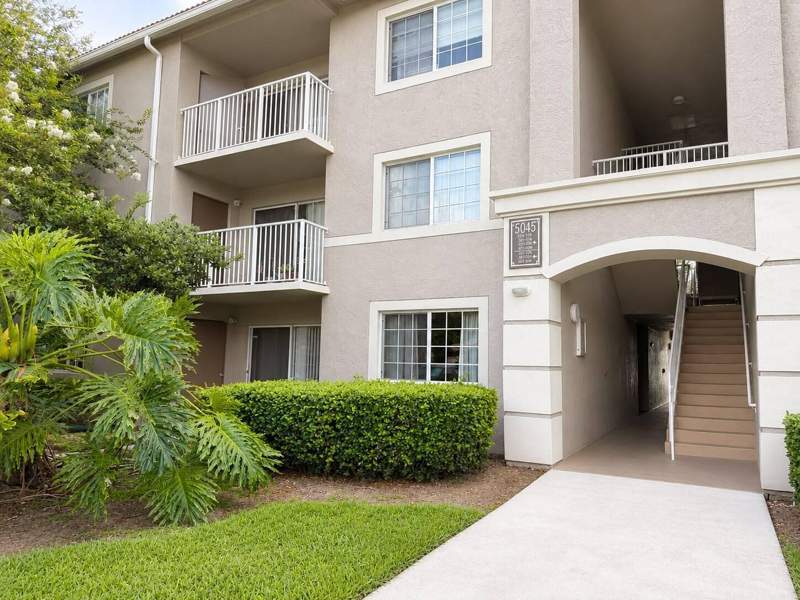 2 bedroom Condominium at 5045 Wiles Road #105, Evergreen Lakes Condo, Coconut Creek — photo 2