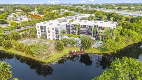 1021 Mockingbird Lane #211, Plantation FL - photo 11 of 33