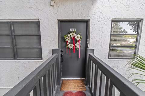 1021 Mockingbird Lane #211, Plantation FL - photo 9 of 33
