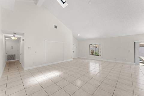7627 Sierra Drive, Boca Raton FL - photo 7 of 37