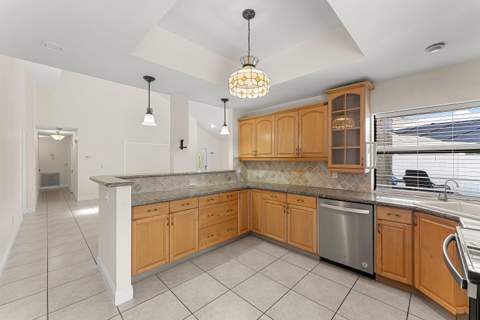 7627 Sierra Drive, Boca Raton FL - photo 12 of 37