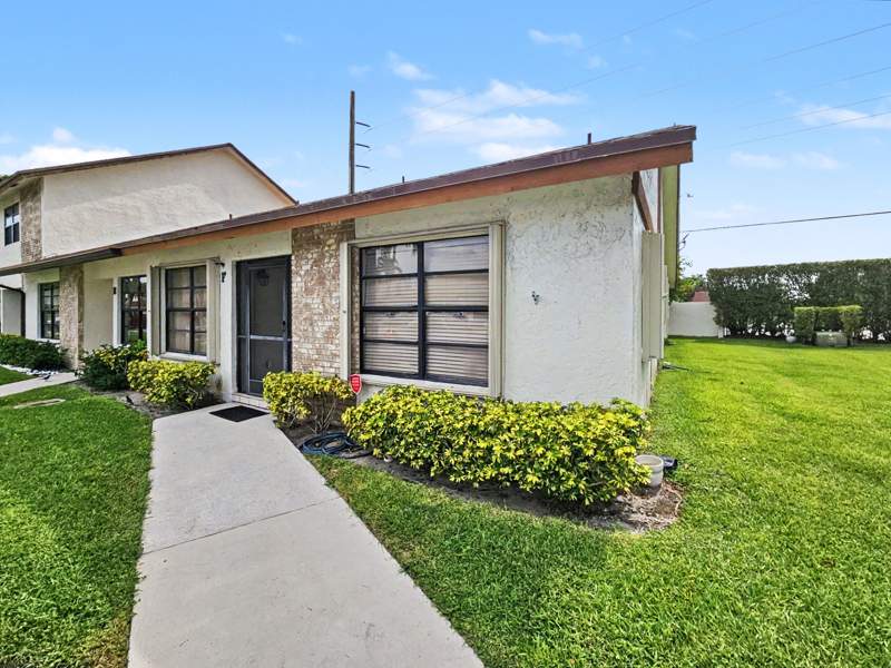 3 bedroom Townhouse at 1160 Parkside Green Drive #F, Parkside Green, Greenacres — photo 4