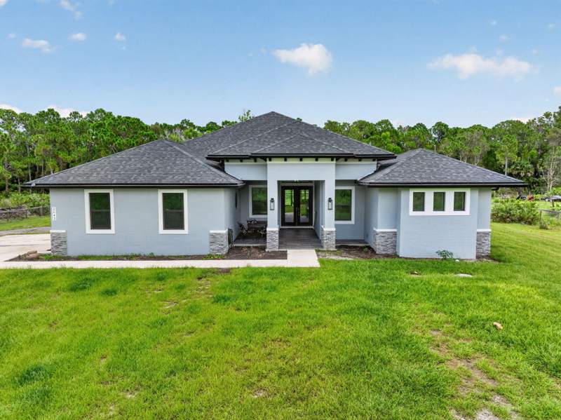 4 bedroom Single Family Residence at 2643 Dyer Road, St Lucie Gardens Subdivision, Fort Pierce — photo 3
