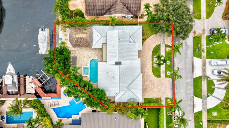 4 bedroom Single Family Residence at 1511 SE 12th Court, Cove 5th Sec, Deerfield Beach — photo 3