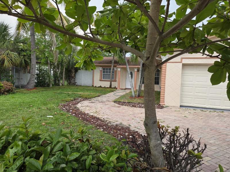 5 bedroom Single Family Residence at 7601 Kimberly Boulevard, Lauderdale North Park Sec 4, North Lauderdale — photo 4