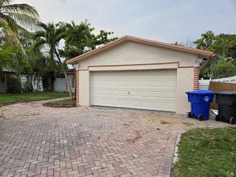 5 bedroom Single Family Residence at 7601 Kimberly Boulevard, Lauderdale North Park Sec 4, North Lauderdale — photo 5