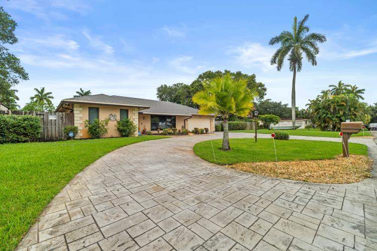 3 bedroom Single Family Residence at 2409 SW 27th Avenue, River Lanes , Fort Lauderdale — photo 5