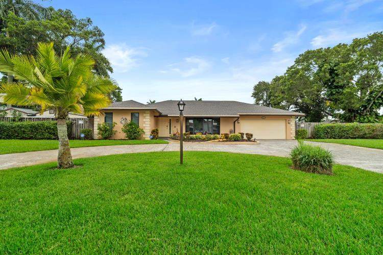 3 bedroom Single Family Residence at 2409 SW 27th Avenue, River Lanes , Fort Lauderdale — photo 2